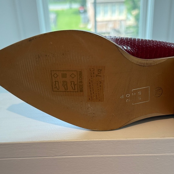 SHU SHOP Red Western-Style Women's Boots - Picture 5 of 7